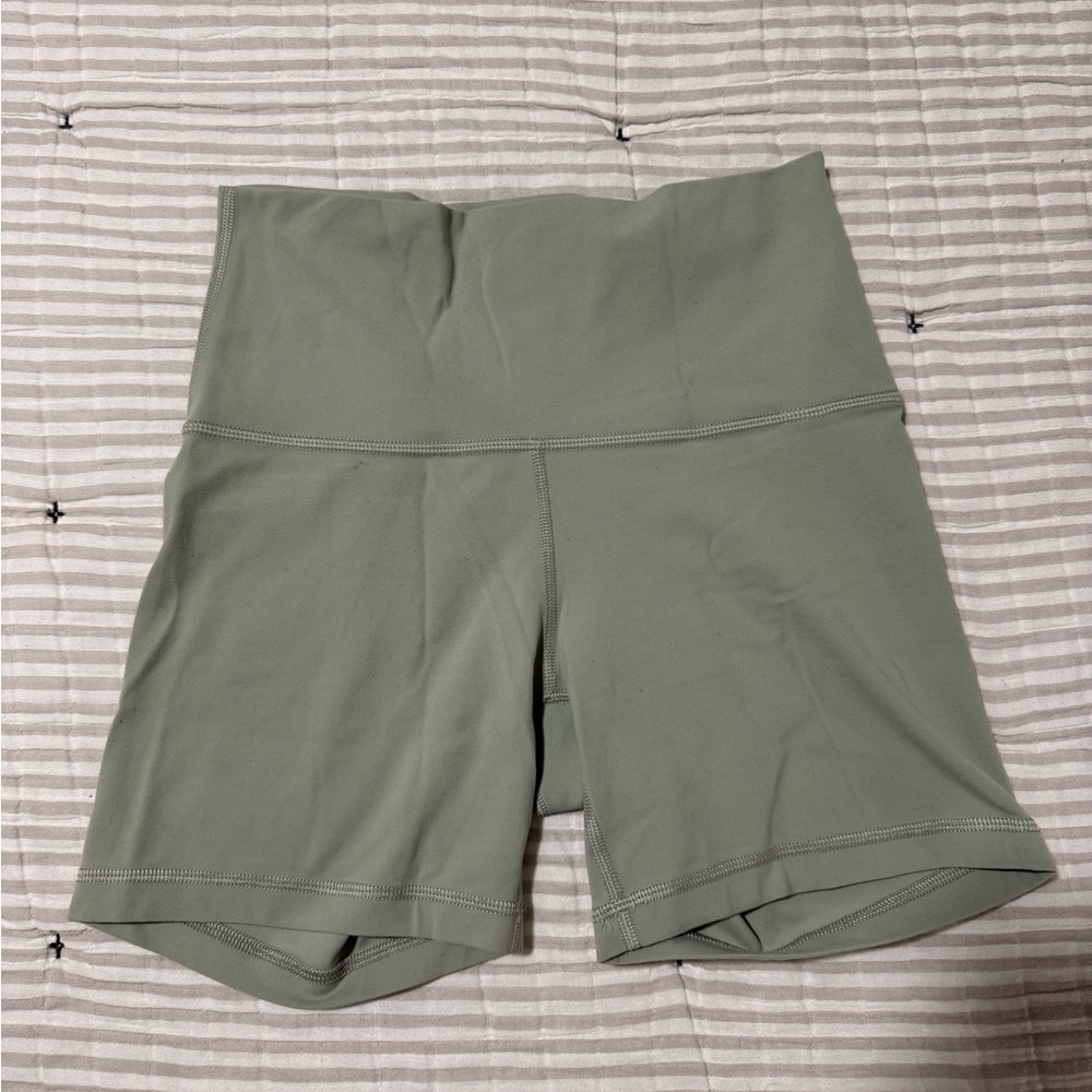 Aritzia TnAction TNA Butter Cheeky 5" Biker Shorts - Size S